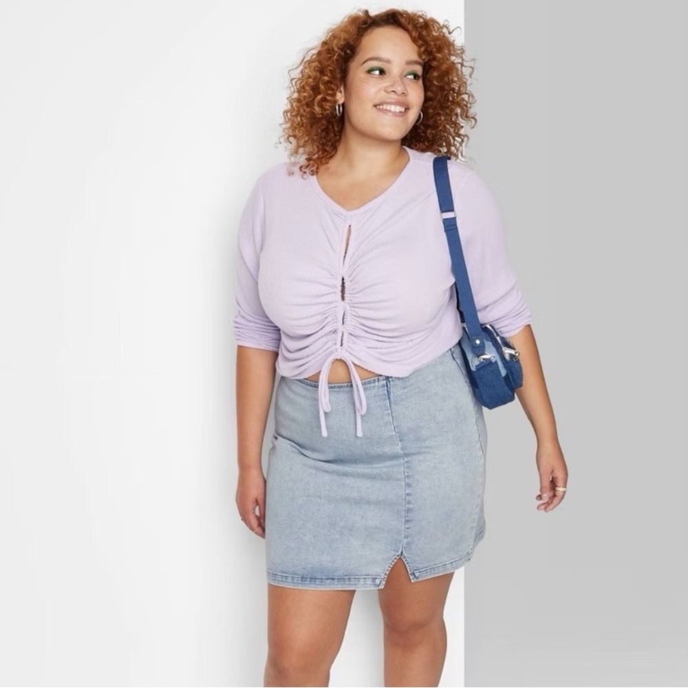 Wild Fable Women's Notch Front Seamed Denim Jean Mini Skirt, light wash size 26